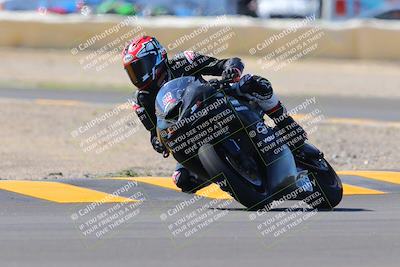 media/Oct-09-2022-SoCal Trackdays (Sun) [[95640aeeb6]]/Turn 2 (1110am)/